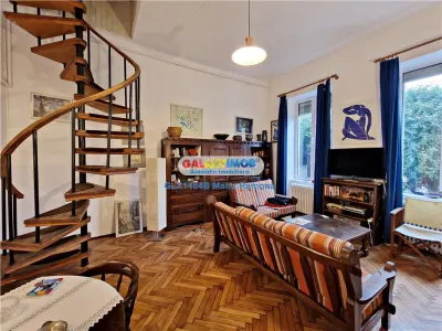 Casa veche renovata, parter+mansarda, curte proprie, Foisorul de Foc - Bucuresti