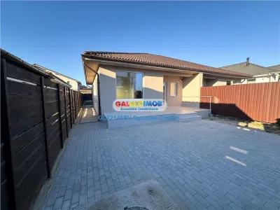 Casa tip duplex de vanzare Sanpetru toate utilitatile - foto 2
