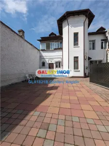 Unirii-Cantemir vila tot etajul 90 mp plus pod 80 m,curte - Bucuresti