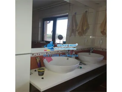 Andronache, vila D+P+2 mobilata si utilata, rate la propietar - foto 11