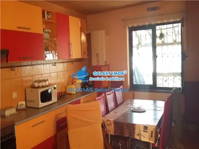De vanzare proprietate de lux ;2 vile si teren 1900 mp BRADU - foto 4
