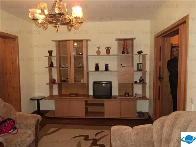 VANZARE APARTAMENT 2 CAMERE CRAIOVEI - foto 2