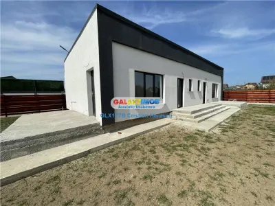 Crevedia Str Uzinei Casa 3 camere 2 bai SU 52 MP Teren 145 MP - Crevedia