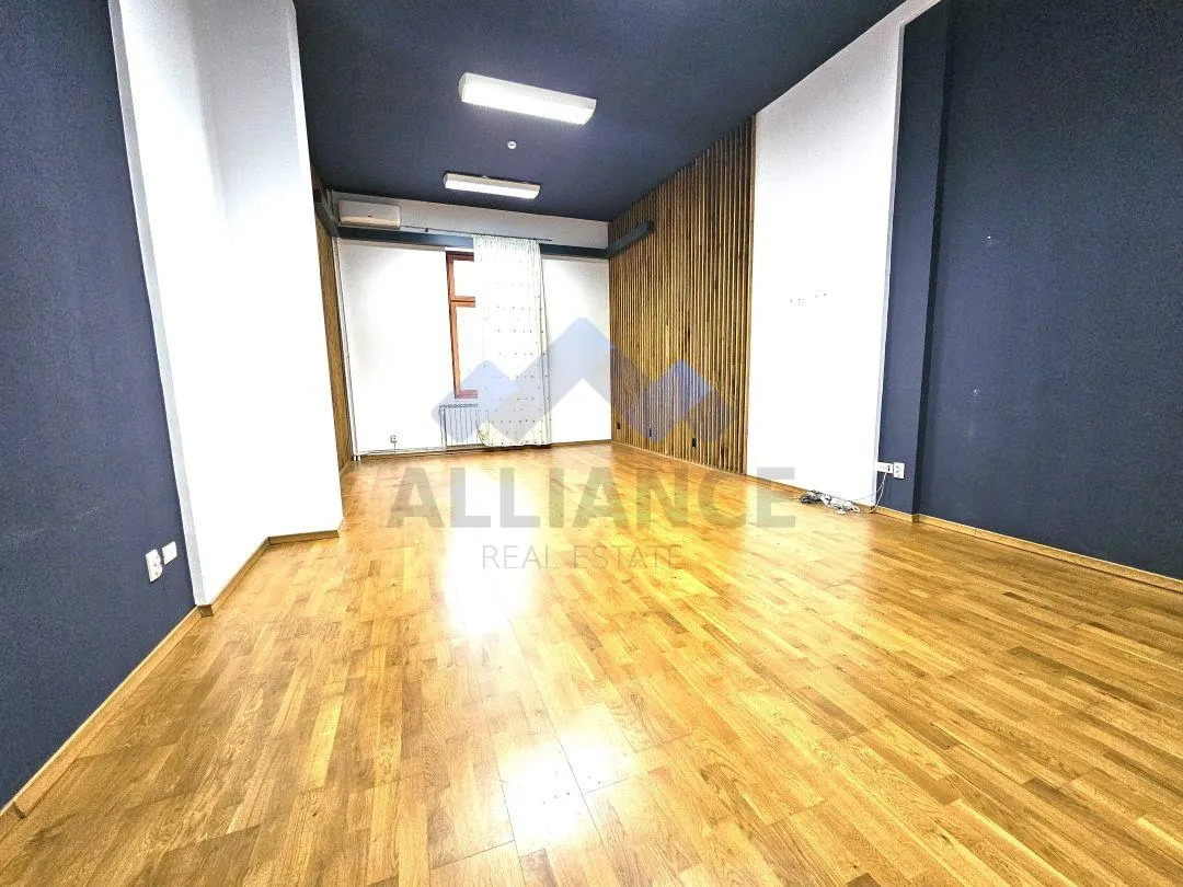 Spatiu Birou, Pietonal Stefn cel Mare, cladire istorica - foto 2