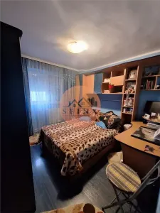 2 decomandate Micro 18 - Galati