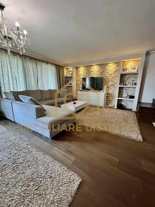 Penthouse de lux cu 6 camere, 3 locuri de parcare, zona Europa - foto 1