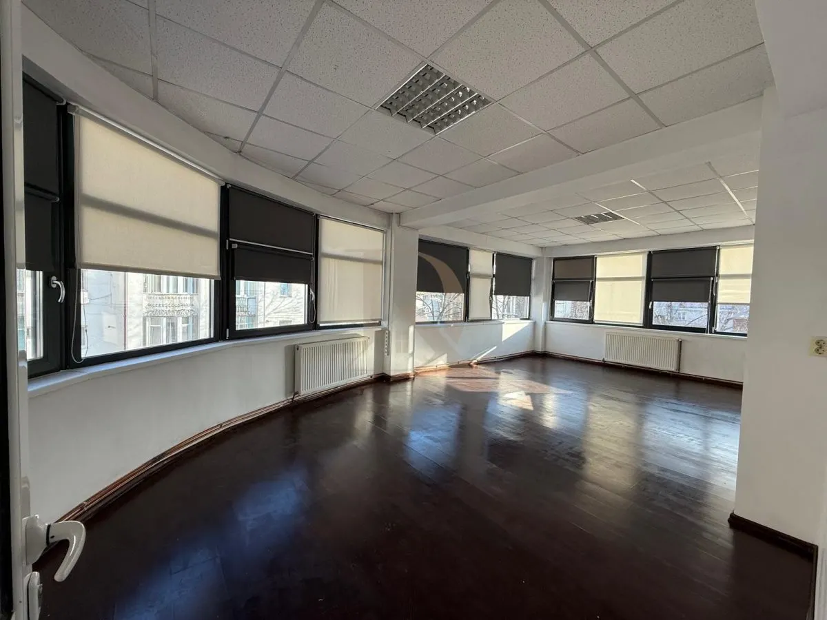 Ultracentral Spațiu birouri 107 mp - foto 1