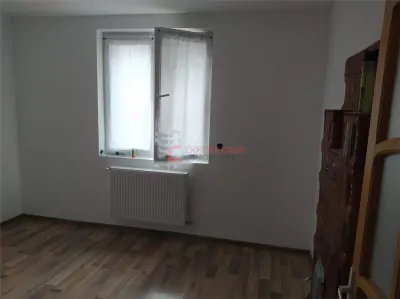 Apartament 2 camere Targu Neamt - foto 8