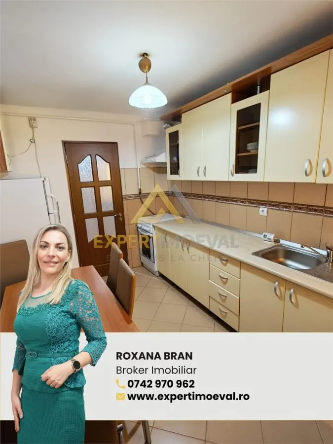 Apartament 3 camere decomandat 70 mp utili si garaj mare sub bloc - foto 1
