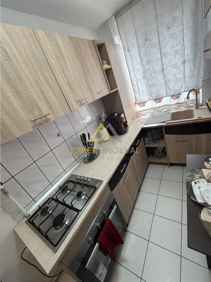 Apartament 2 camere, zona Garii, etaj 6 cu lift - foto 2
