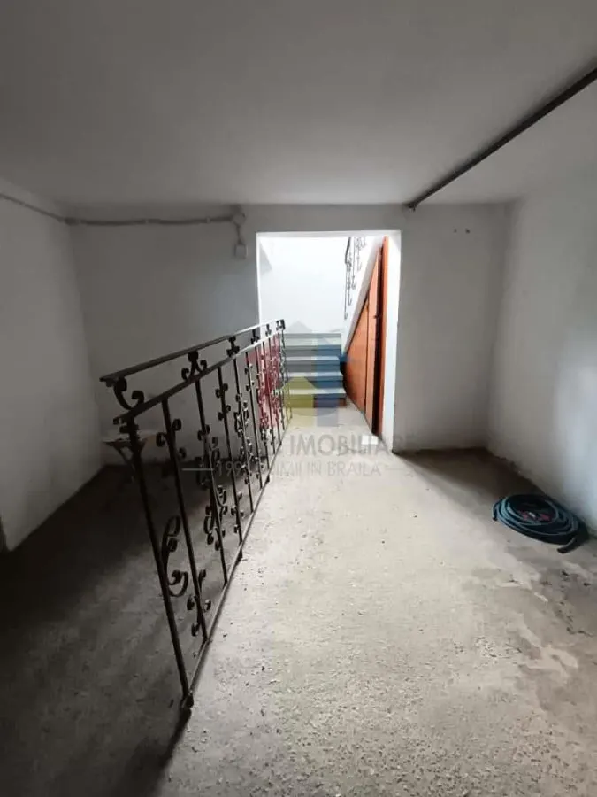 Hala 190 mp, D+P din boltari, zona Centrala ,artera circulata - foto 5
