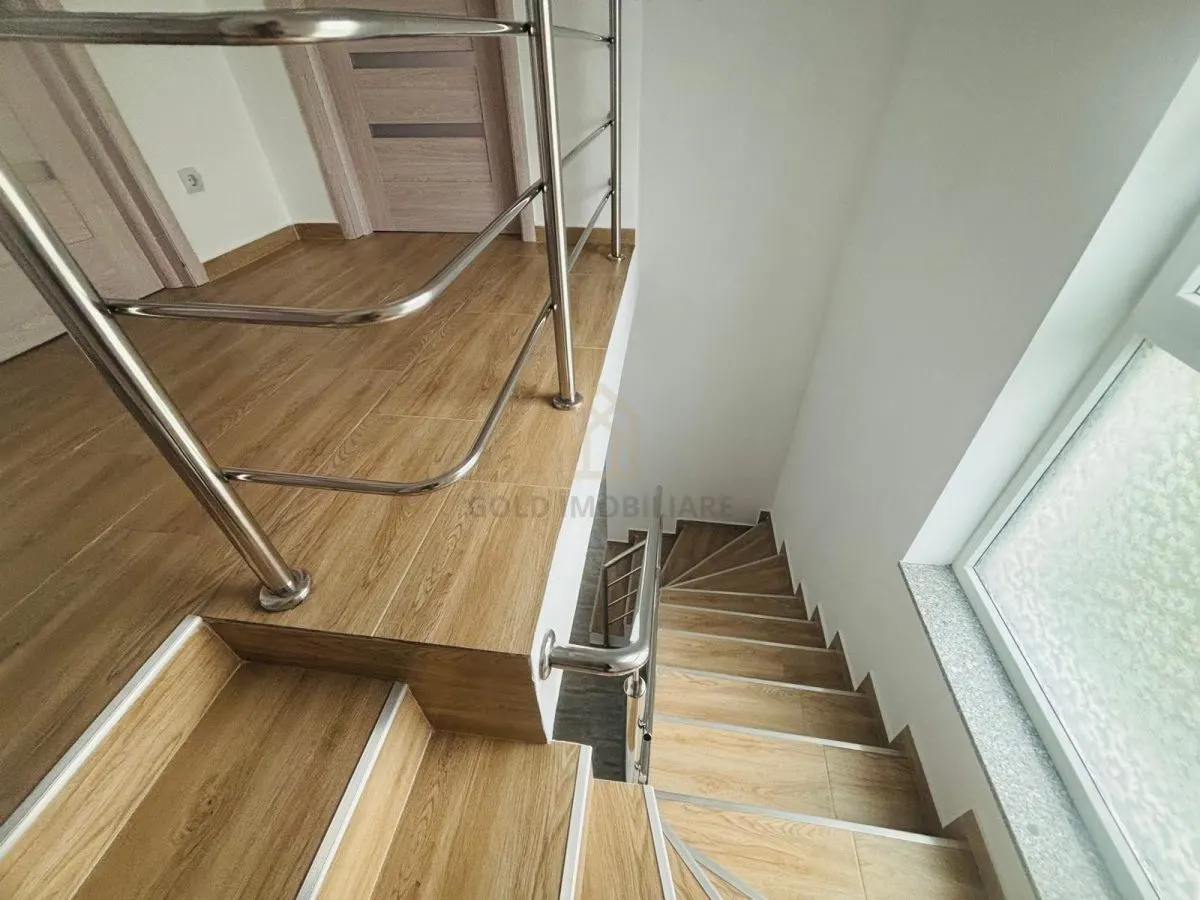 Casă de vânzare – 4 camere – Strada Vrancei  Baia Mare - foto 3