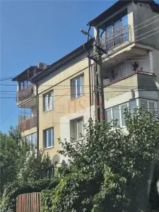 Apartament de vanzare cu 3 camere, etaj intermediar. Strada Horea, Floresti - Floresti