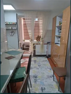 Chirie apatament 4 camere zona Prefectura - Baia Mare