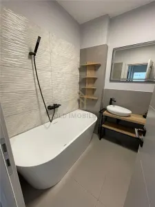De inchiriat apartament 3 camere zona Parc - foto 12