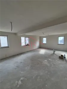 Casa individuala cu 6 camere  la intrare in Dezmir. - foto 20