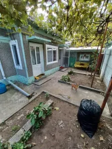 Casa din caramida, teren 180 mp, deschidere dubla, zona Piata Saraca - Braila