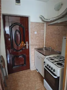 Garsoniera - zona Poitiers/Frumoasa - Deosebita - foto 4