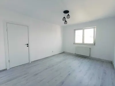 Apartament 2 camere Florilor,renovat lux,71900 Euro - Brasov