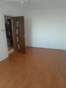 Garsoniera Astra -planete,decomandata,71500 Euro - foto 2