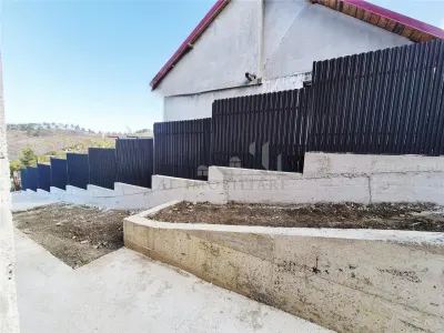 Casa de vanzare cu priveliste frumoasa - foto 9