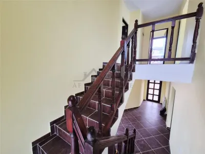 Casa de vanzare individuala cu garaj in Bucium - foto 12