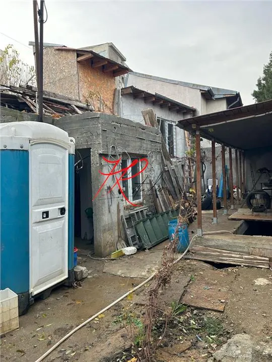 Vând casa bătrânească demolabila - foto 17