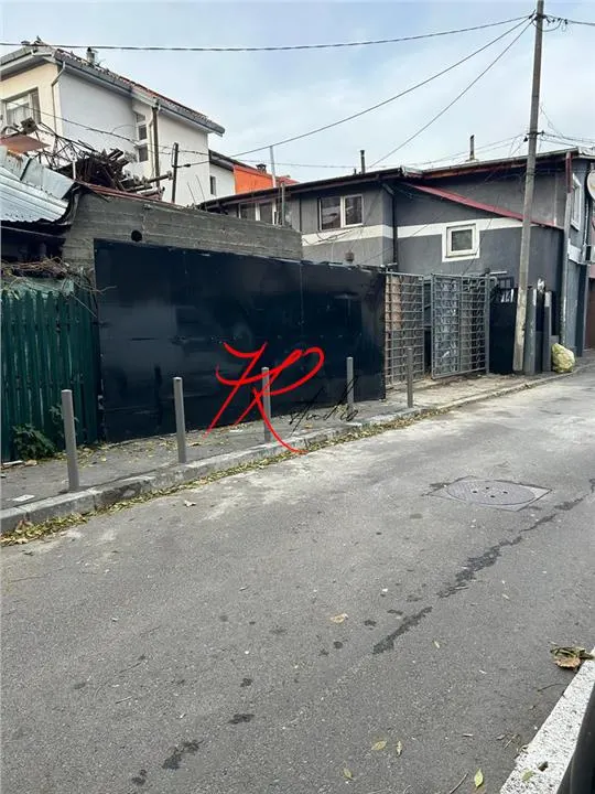 Vând casa bătrânească demolabila - foto 8