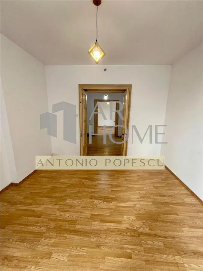 Vanzare casa D+P+M in Urlati, zona centrala. - foto 6