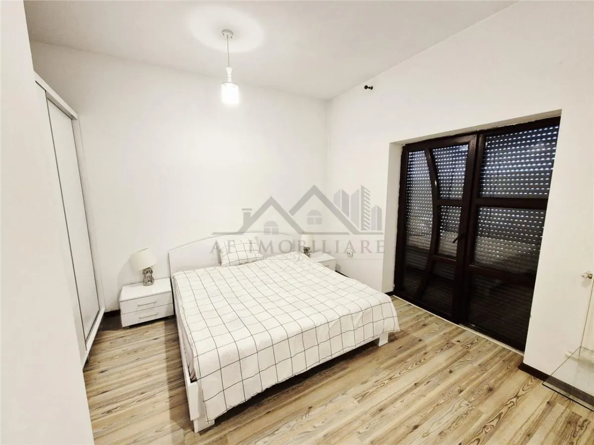 Casa tip duplex spatioasa cu garaj - foto 3