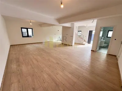 Casa 8 camere, in Ploiesti zona Albert - Ploiesti