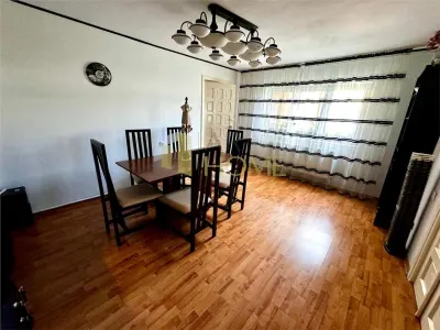 Vanzare casa 6 camere, in Ploiesti, zona centrala - foto 12