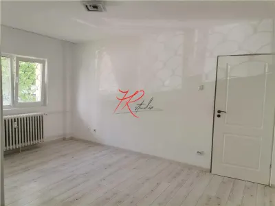 Vanzare apartament 3/4 camereTurda ideal birou, total renovat - foto 8