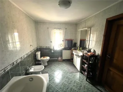 Apartament spatios cu 3 camere in Vila | Curte si gradina | Aproape de oras - foto 15