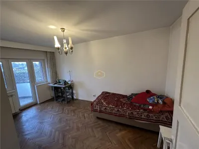 Central | Apartament spatios cu 4 camere | Etaj I - foto 11