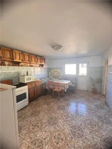 Casa cu 8 camere in Centru | Servicii - Clinica | Teren 700 mp - foto 5