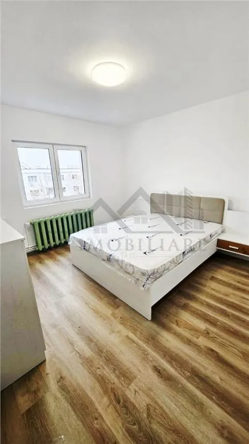 Apartament cu 3 camere de inchiriat - foto 2