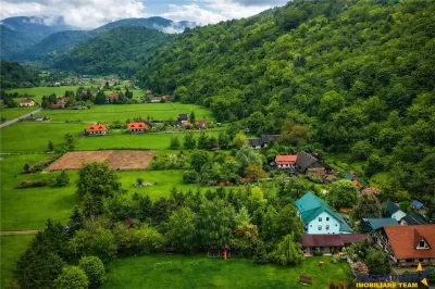 Complex turistic cu traditie, Rezervatia Naturala Piata Craiului drumul spre Plaiu Foii , cu 7700 mp teren - Zarnesti