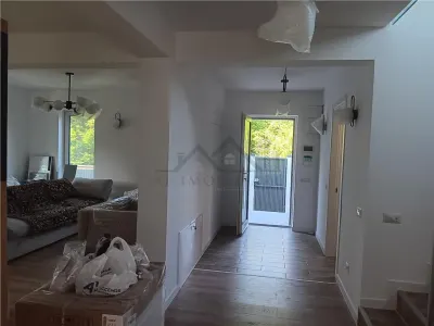 Barnova VILA LUX in spatele Primariei zona exclusivista cu padure - foto 10