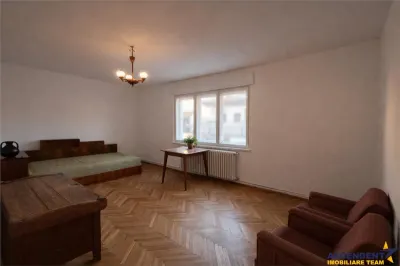 Nivel in  vila, 4 camere, cu garaj, curte proprie, Central, Brasov - foto 2