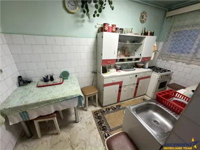 Refugiu urban,decomandat, farmec autentic,balcon spatios,Dambu Petros, Targu Mures - foto 3