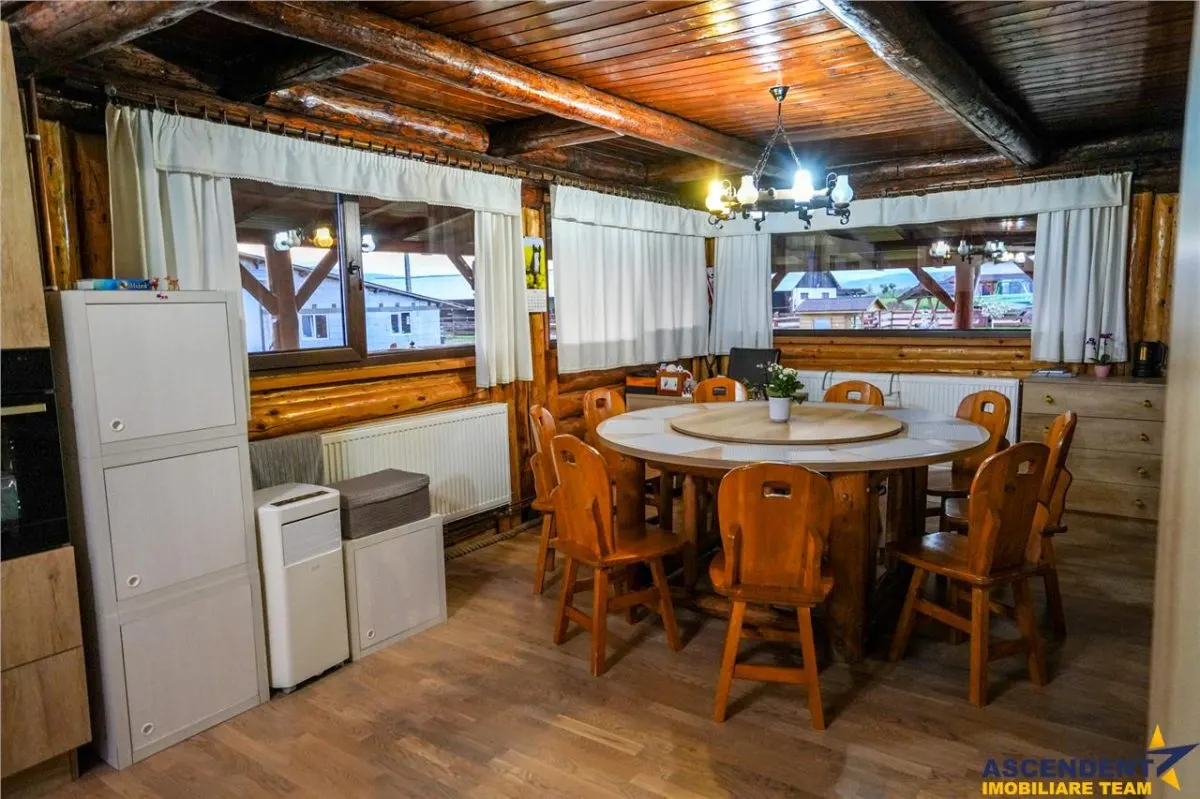 Ferma+Anexe specifice+ Constructie rezidentiala+222.000 mp domeniu - foto 23