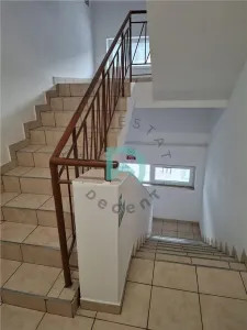 Imobil de închiriat – 18 camere | Ideal pentru muncitori, pensiune sau activități comerciale - foto 18