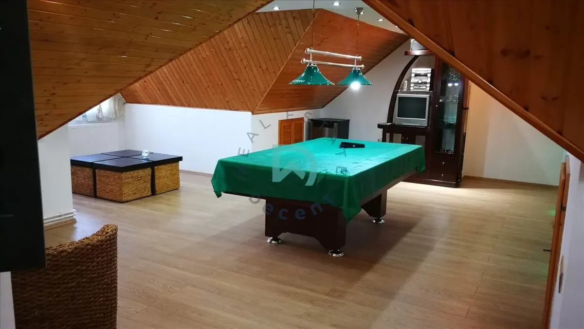Casa de vanzare, Florilor - foto 1