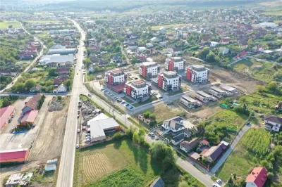 Proprietate cu teren mare 1079 mp, utilitati, ideal investitie – Livezeni - foto 5