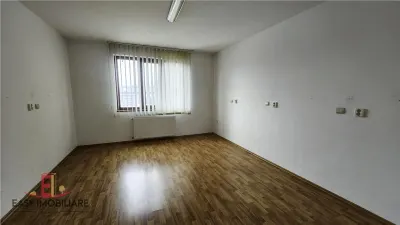 Cazare muncitori, spatiu birouri,  7 camere, etaj 1, parcare - foto 2