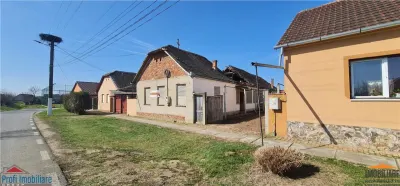 Teren 1270mp cu Casa in Santana, necesita amenajare sau demolare - Santana