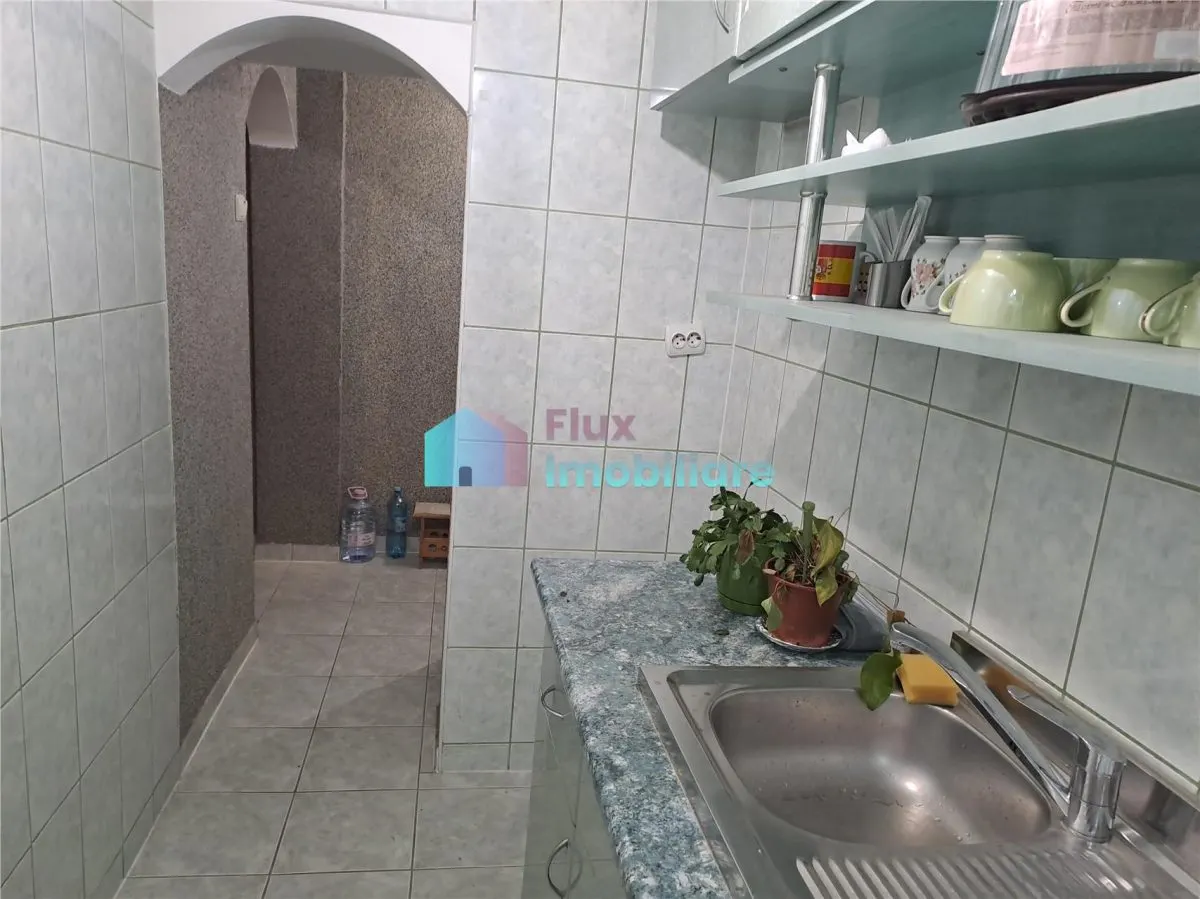 Apartament cu 3 camere semimobilat etaj 3 George Enescu - foto 2