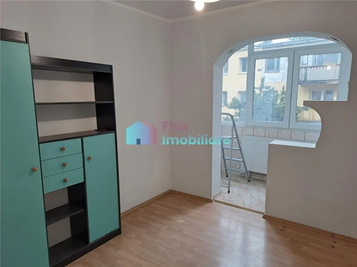 Apartament cu 3 camere semimobilat etaj 3 George Enescu - foto 9
