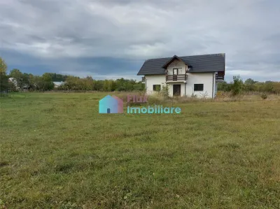 Casa cu 8450 mp teren in Solca - foto 2